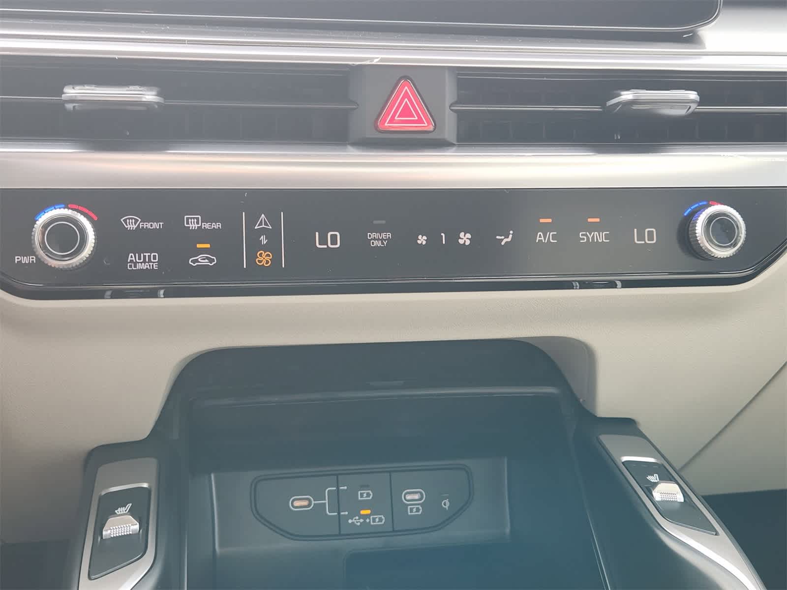 Thumbnail: 2026 Kia Sorento - 16