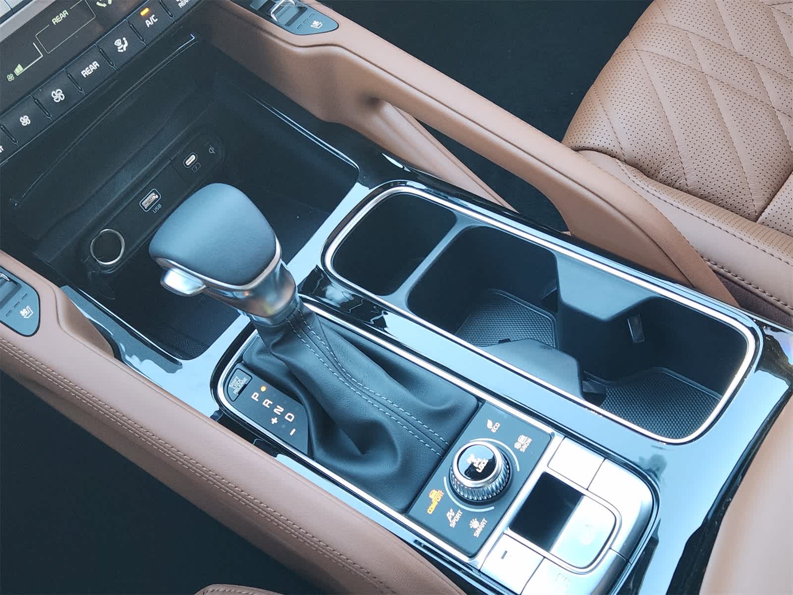 Thumbnail: 2025 Kia Telluride - 17