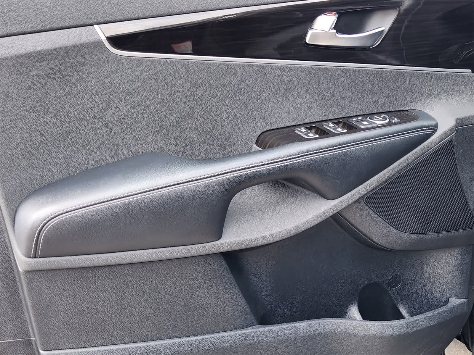 Thumbnail: 2019 Kia Sorento - 22
