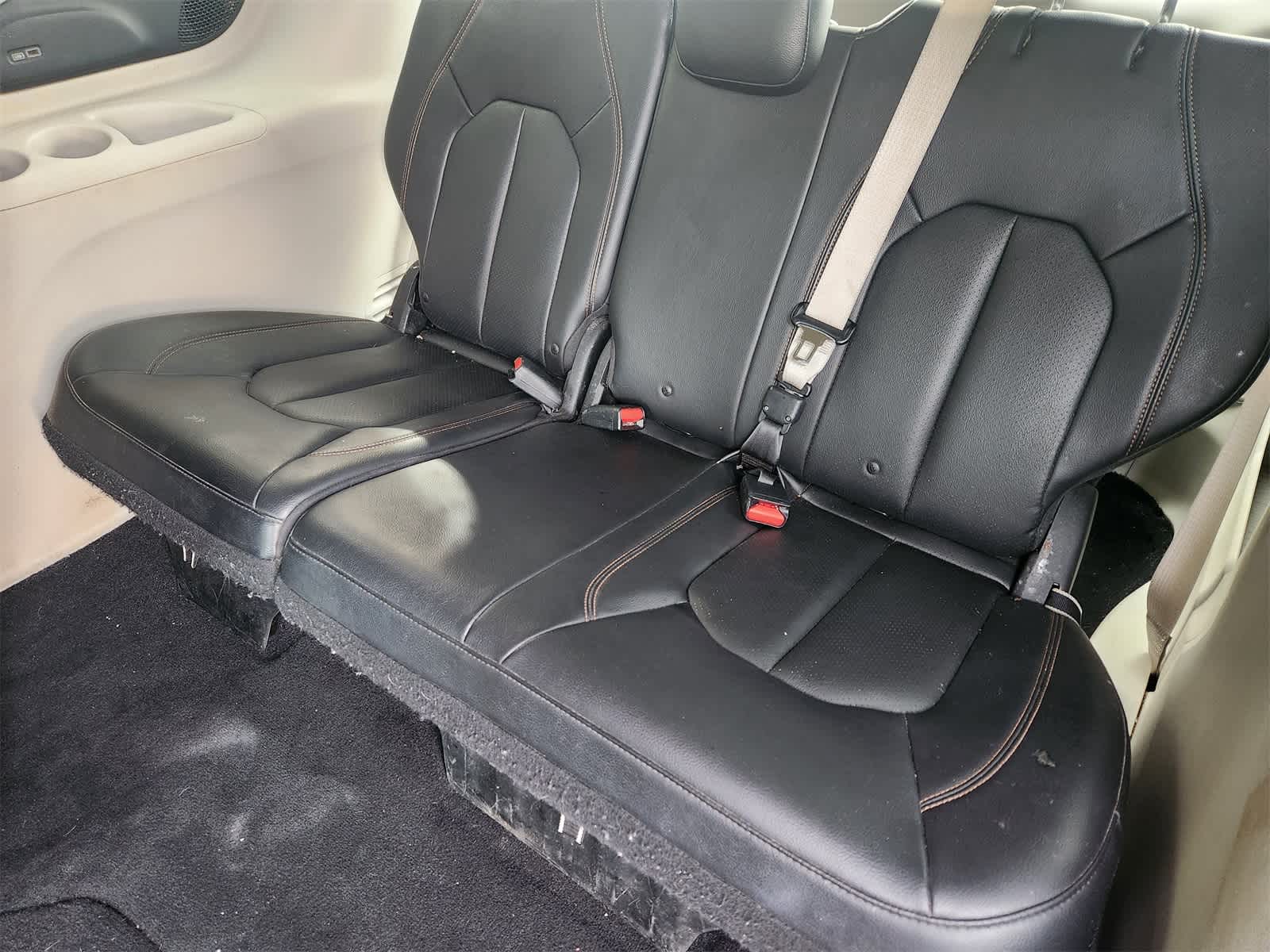 Thumbnail: 2018 Chrysler Pacifica - 30