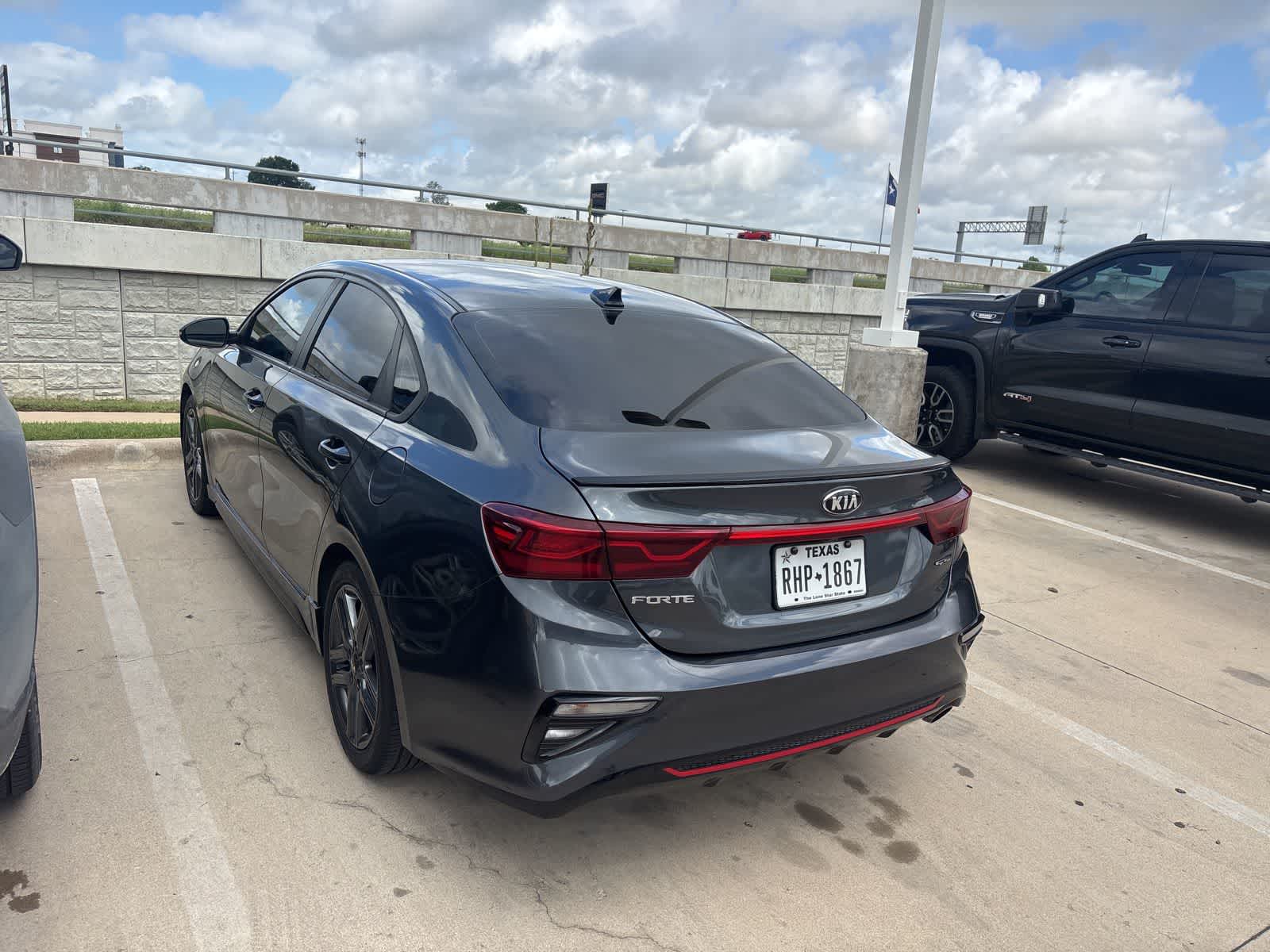 Thumbnail: 2020 Kia Forte - 16