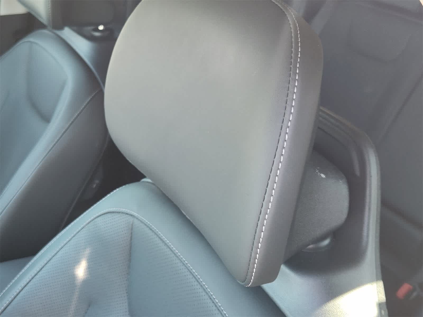 Thumbnail: 2023 Kia EV6 - 15