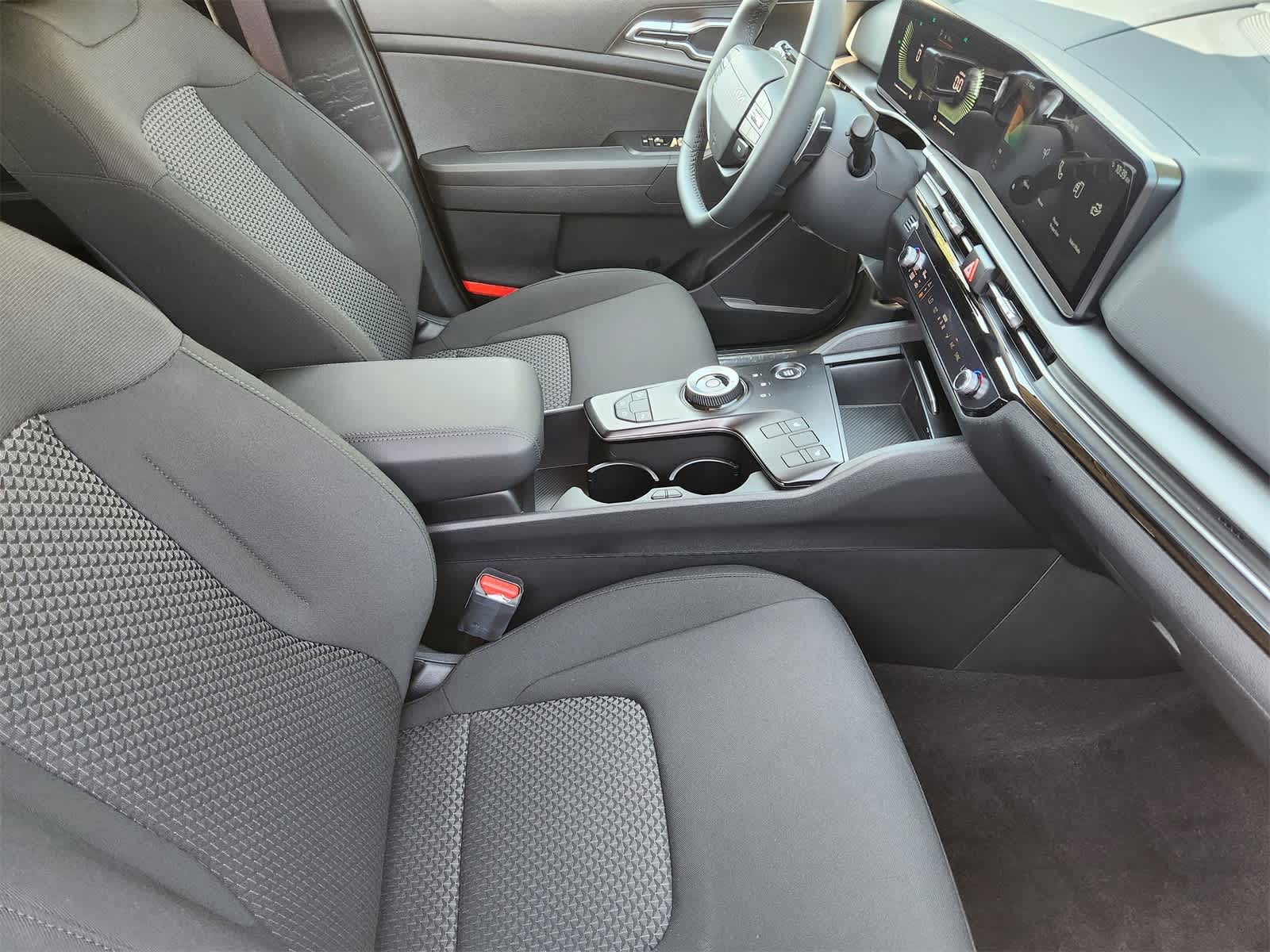 Thumbnail: 2026 Kia Sportage - 12