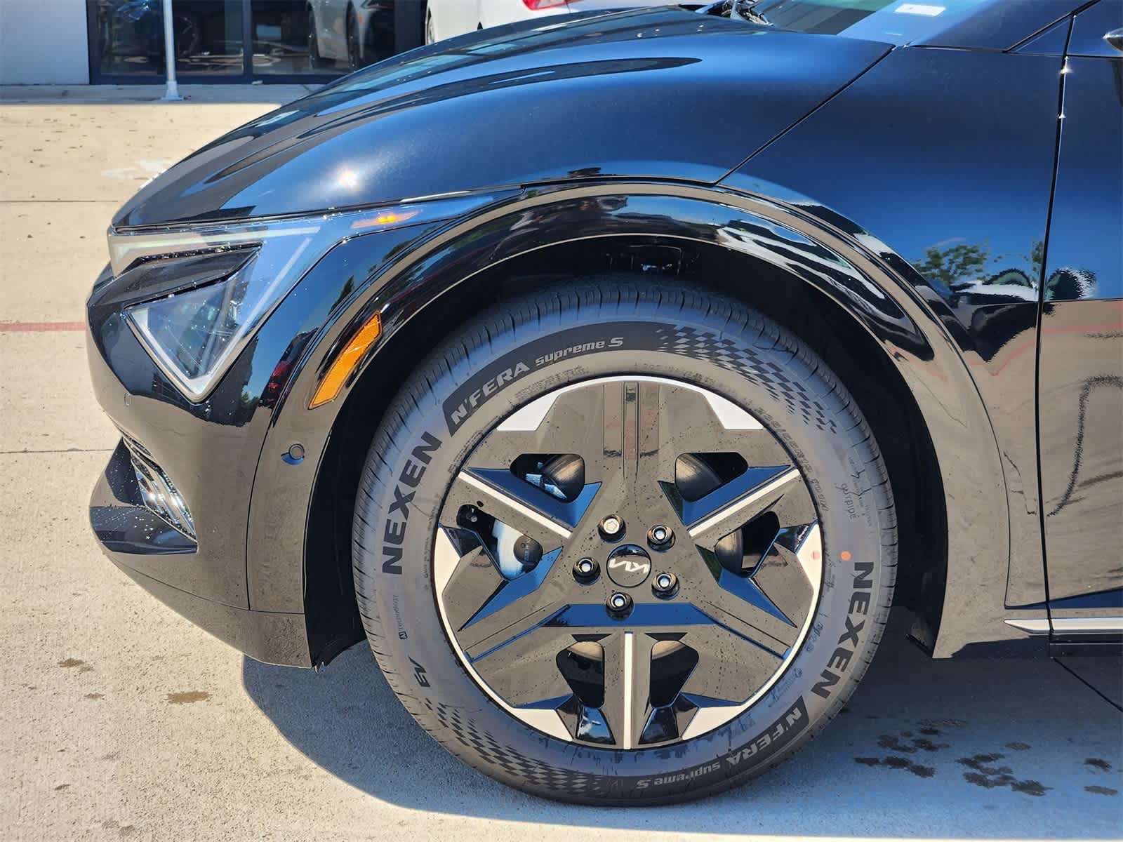 Thumbnail: 2025 Kia EV6 - 7