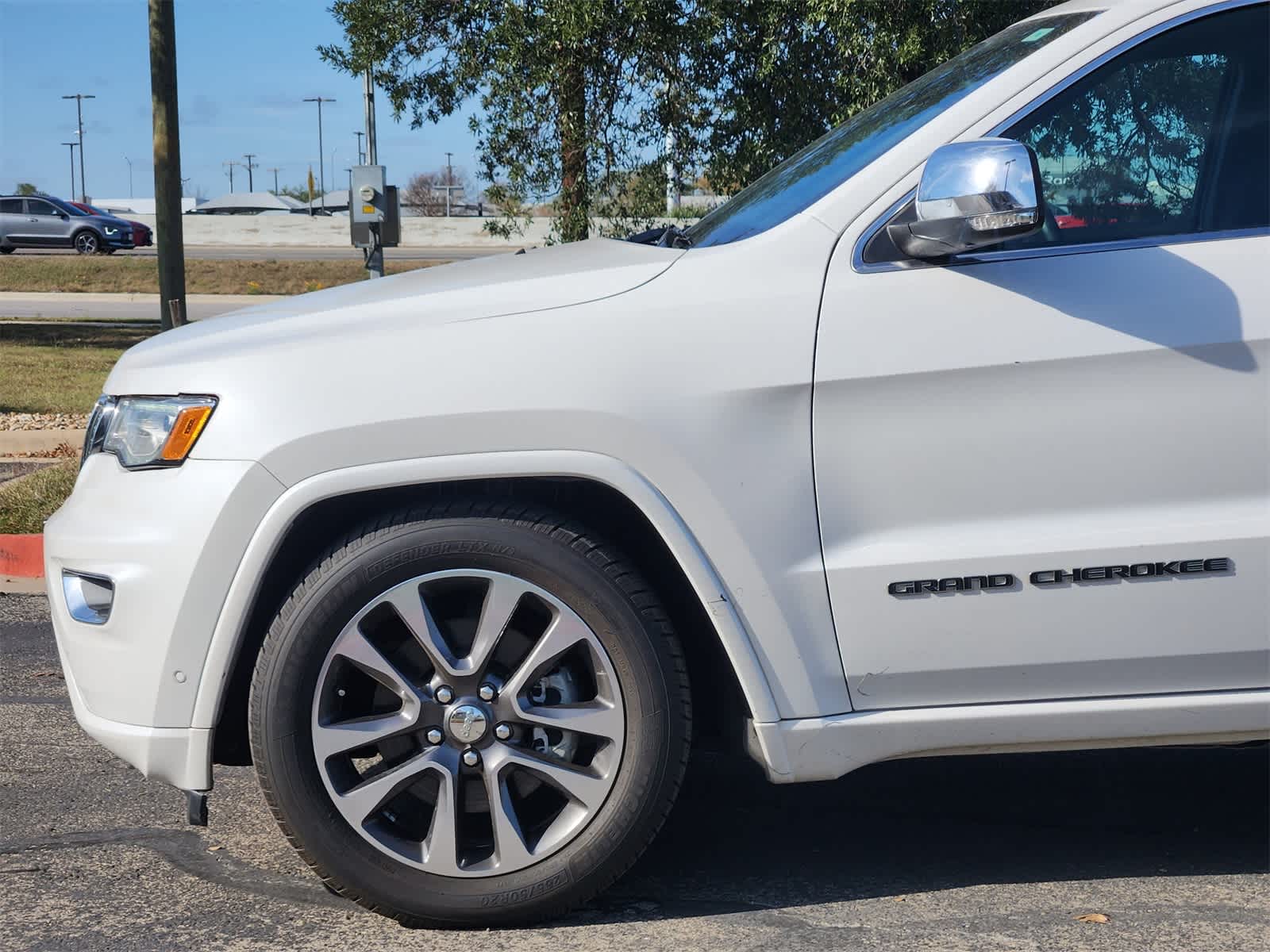Thumbnail: 2017 Jeep Grand Cherokee - 8