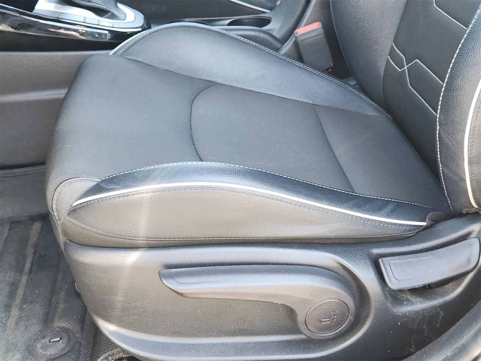 Thumbnail: 2022 Kia Forte - 23