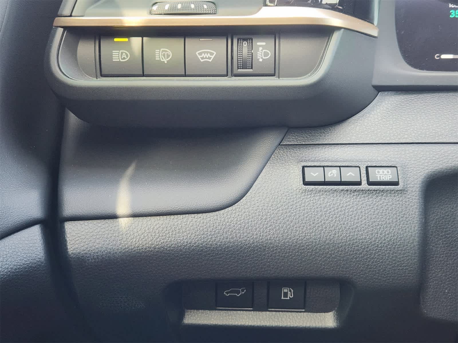 Thumbnail: 2025 Toyota Crown Signia - 21