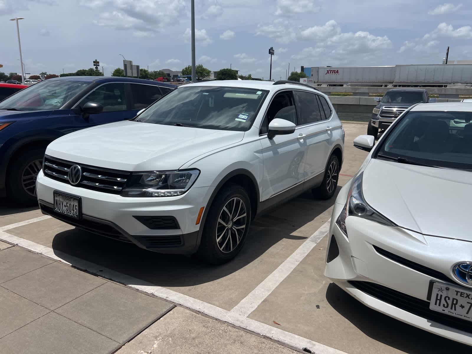 Thumbnail: 2020 Volkswagen Tiguan - 1