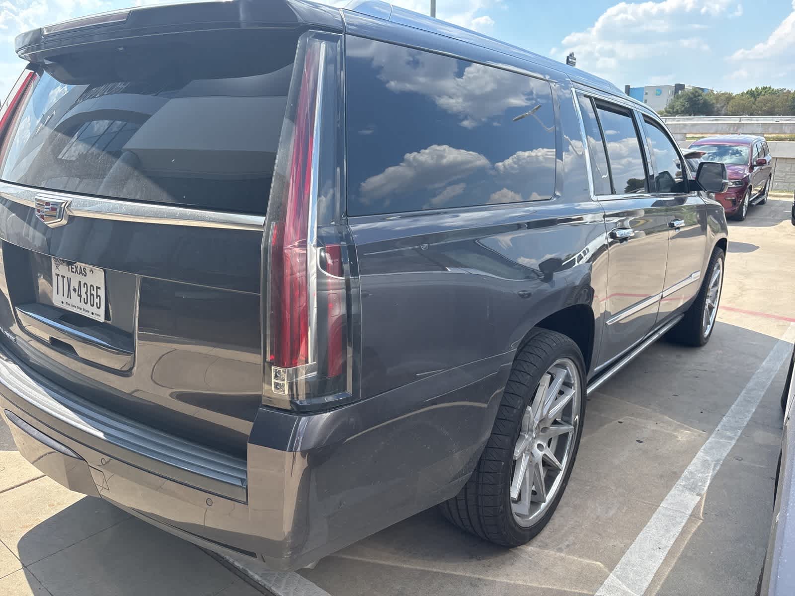 2018 Cadillac Escalade ESV Premium Luxury photo 4