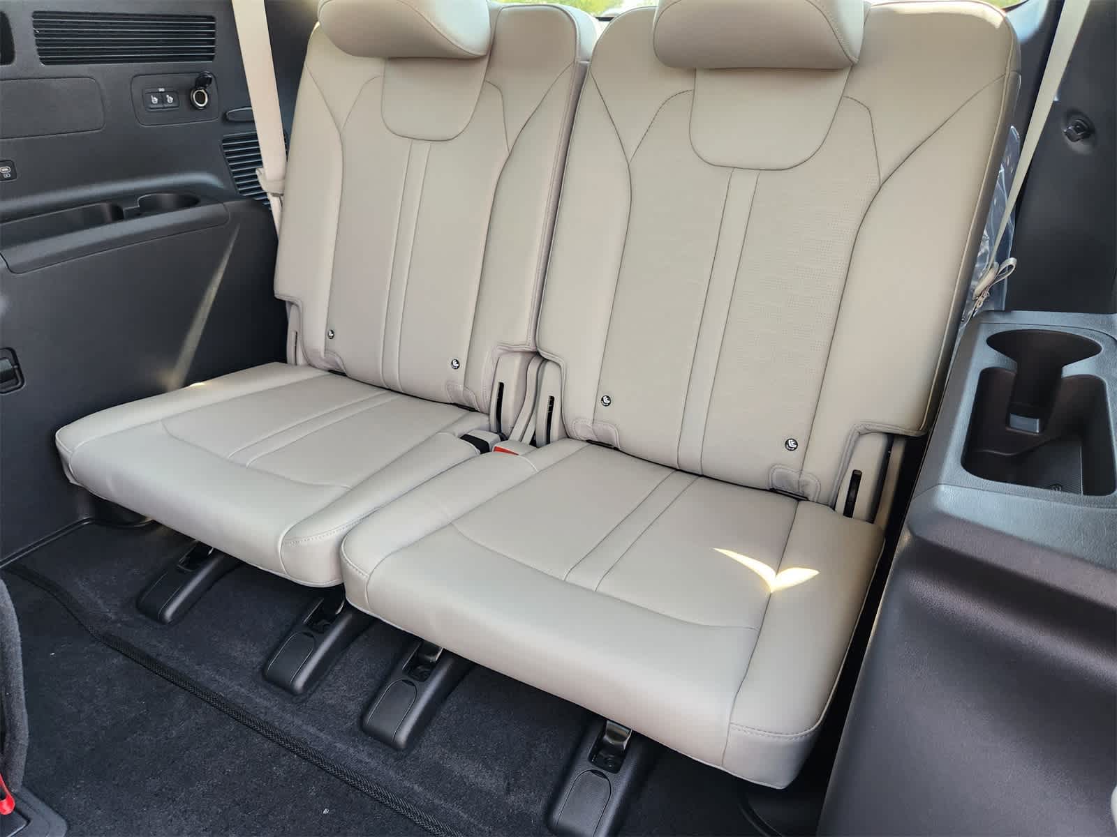 Thumbnail: 2026 Kia Sorento - 28