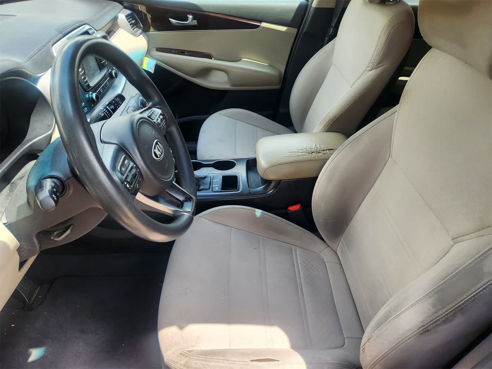 Thumbnail: 2016 Kia Sorento - 12