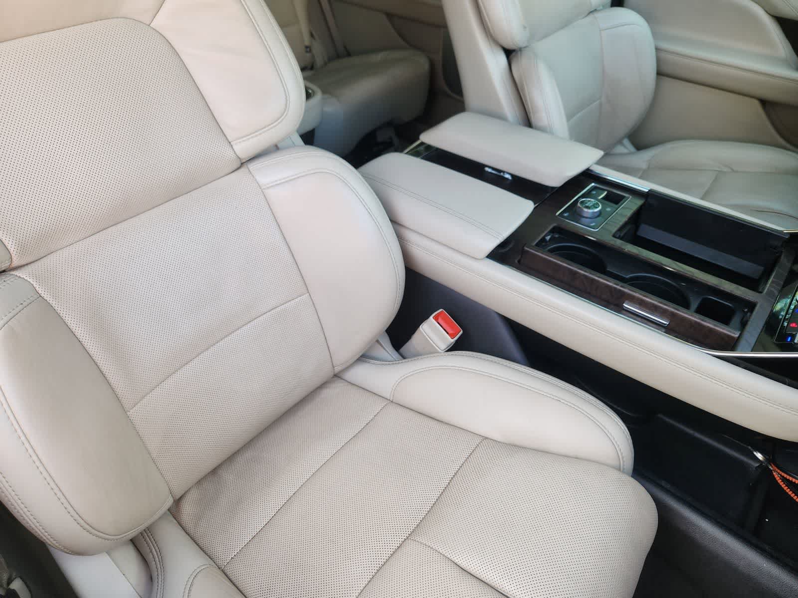 Thumbnail: 2020 Lincoln Navigator - 13