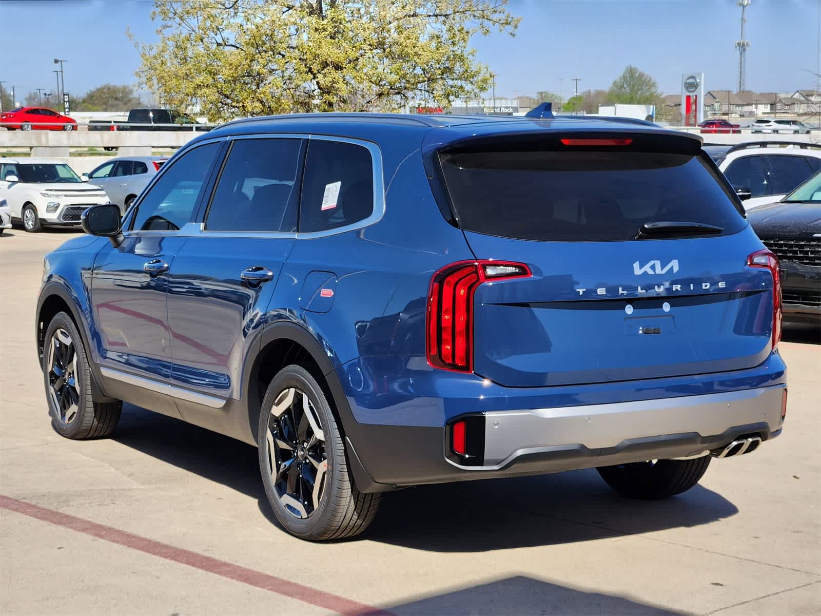 2025 Kia Telluride S photo 4