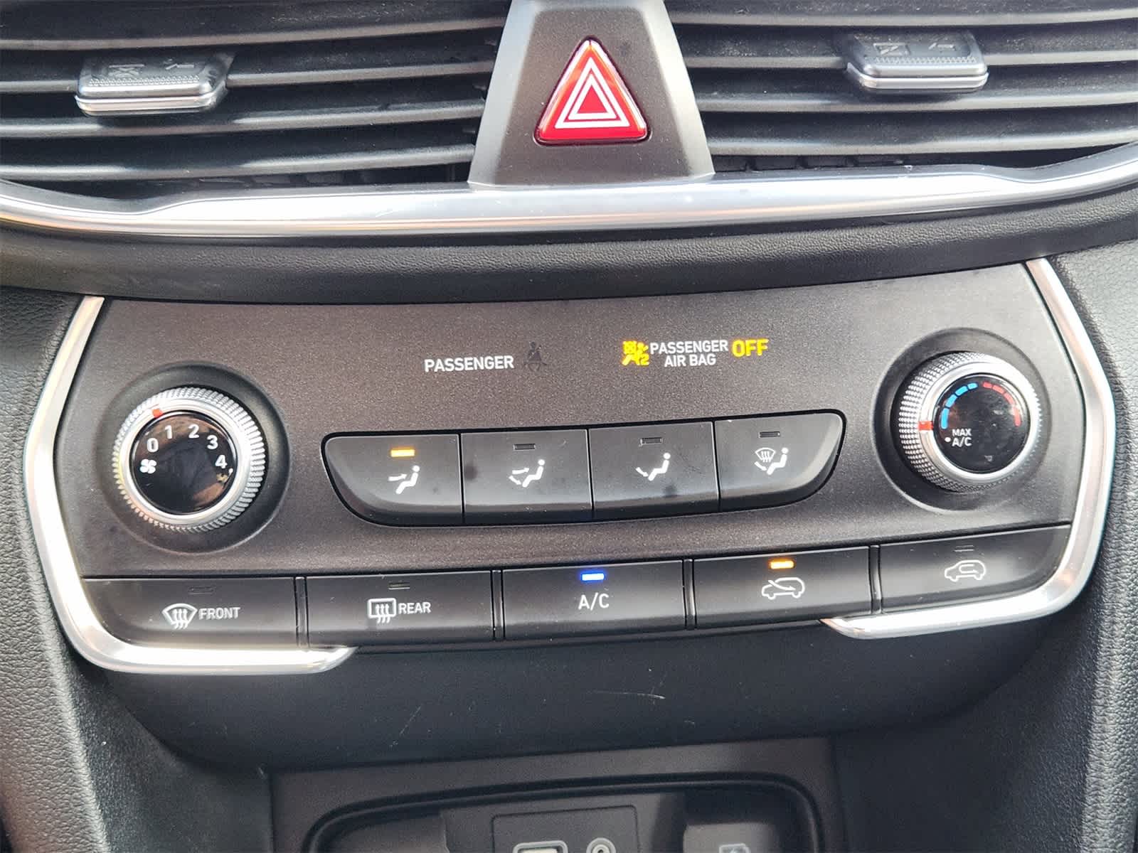 Thumbnail: 2019 Hyundai Santa Fe - 19