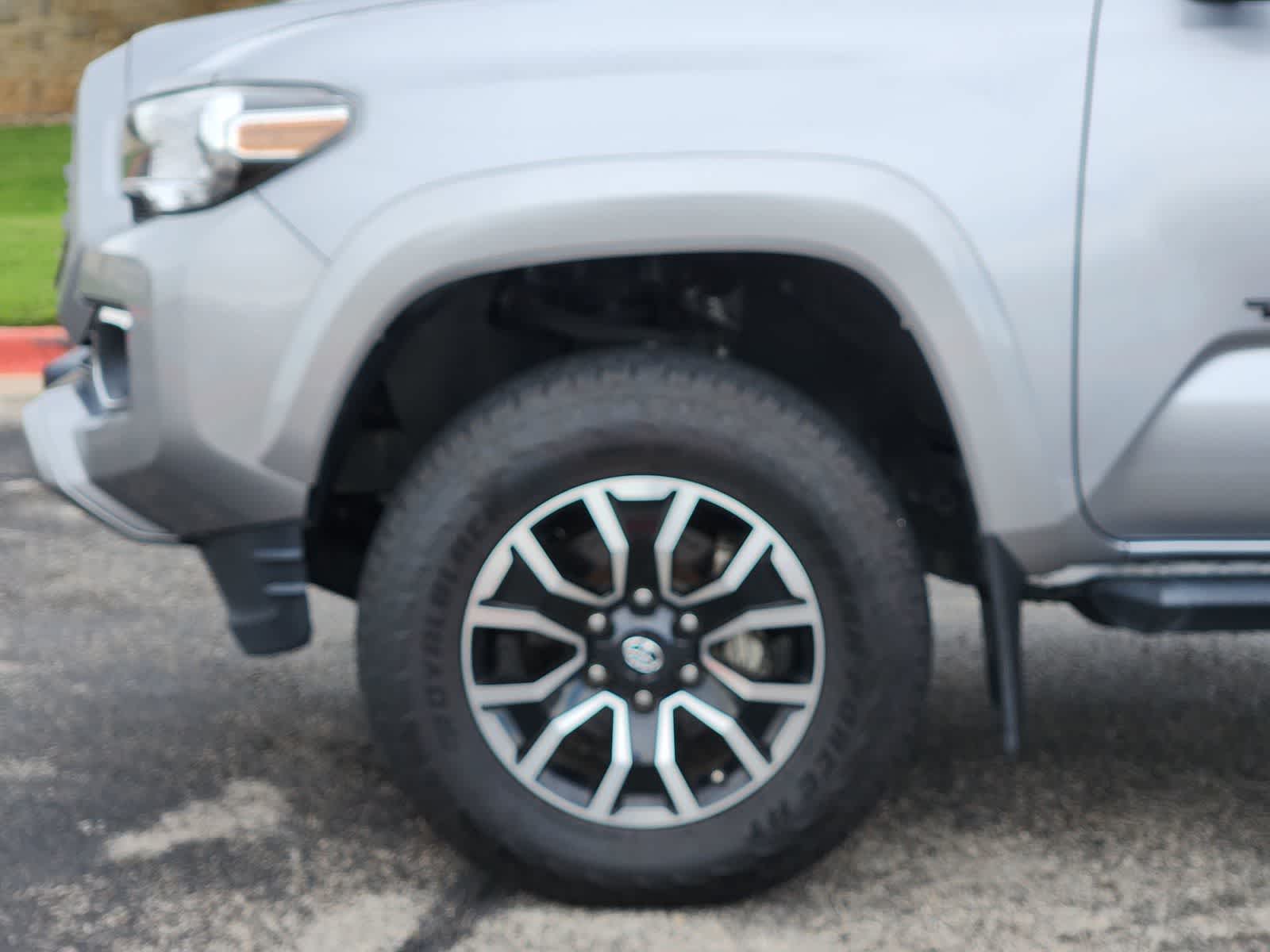 2020 Toyota Tacoma TRD Sport - Photo 8