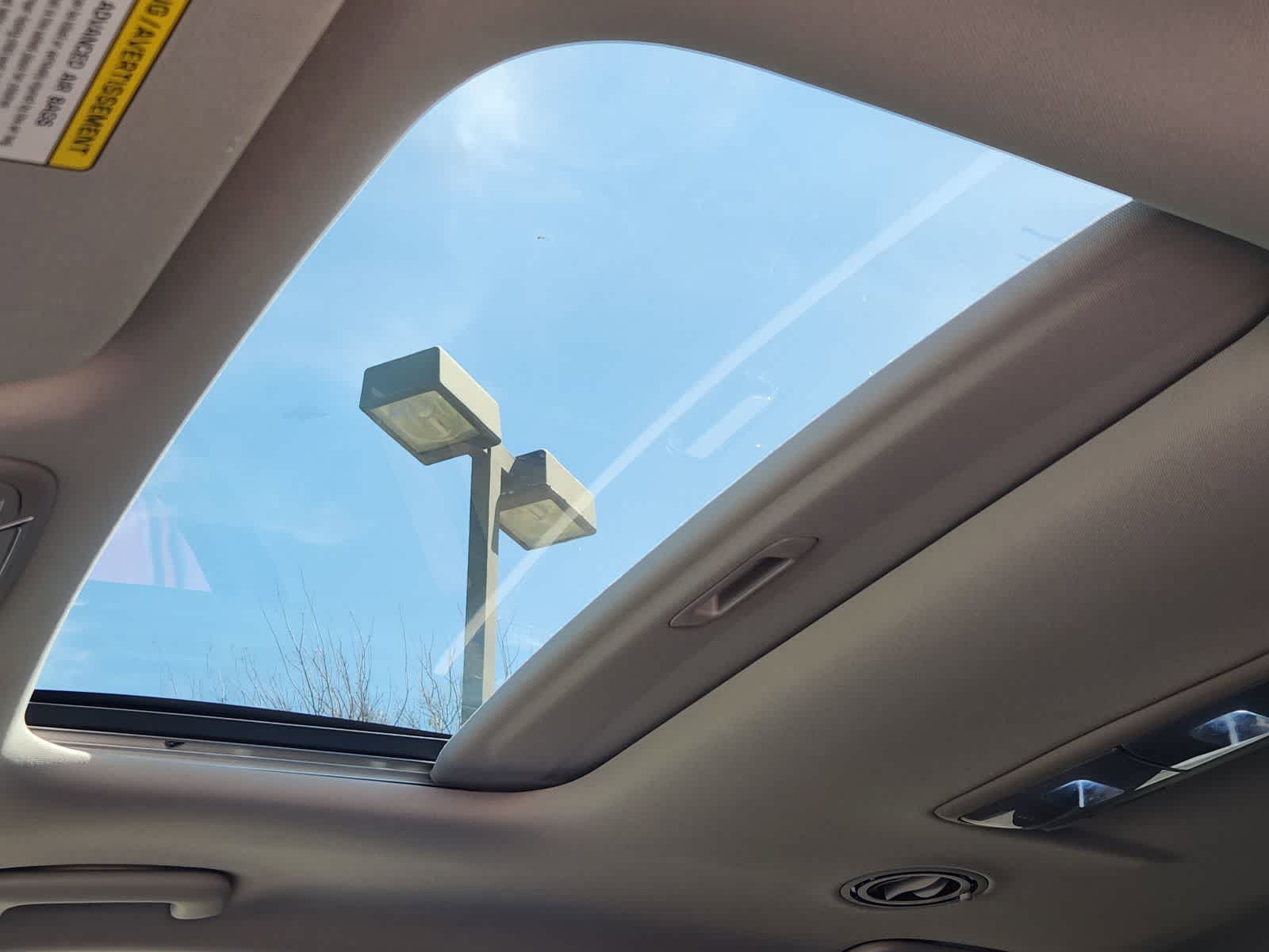 Thumbnail: 2022 Kia Telluride - 24