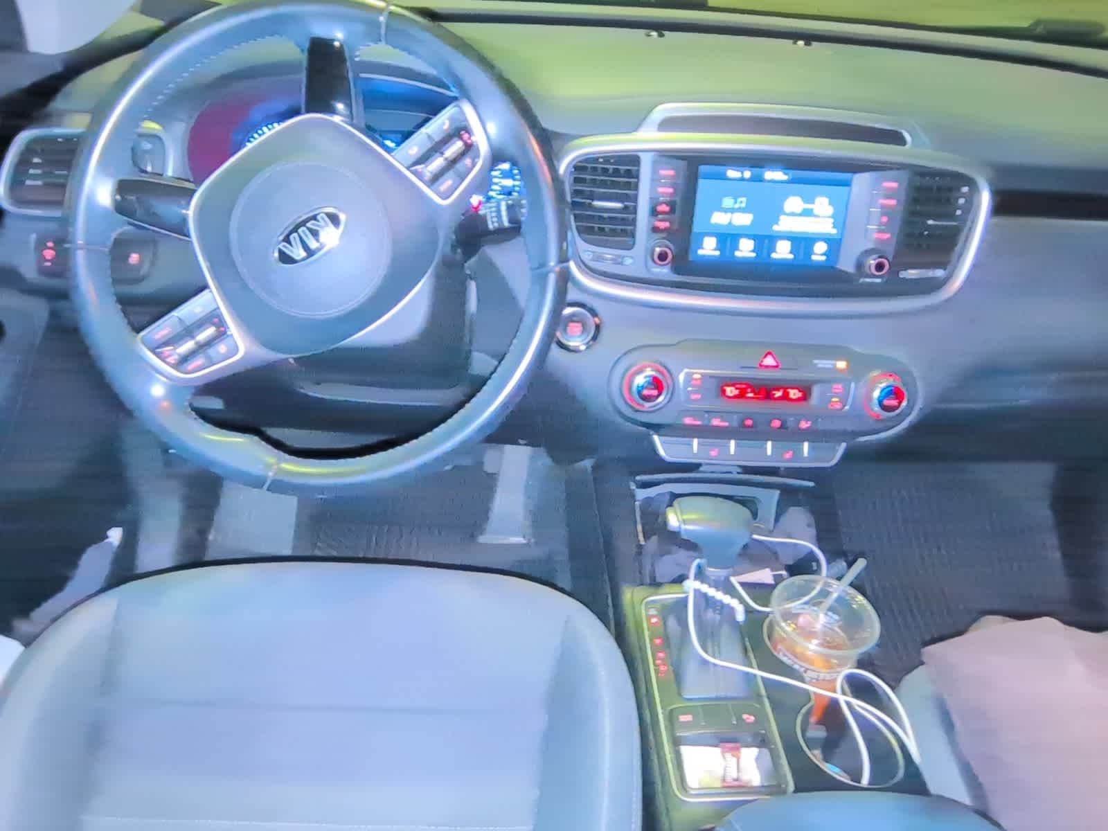 Thumbnail: 2020 Kia Sorento - 9