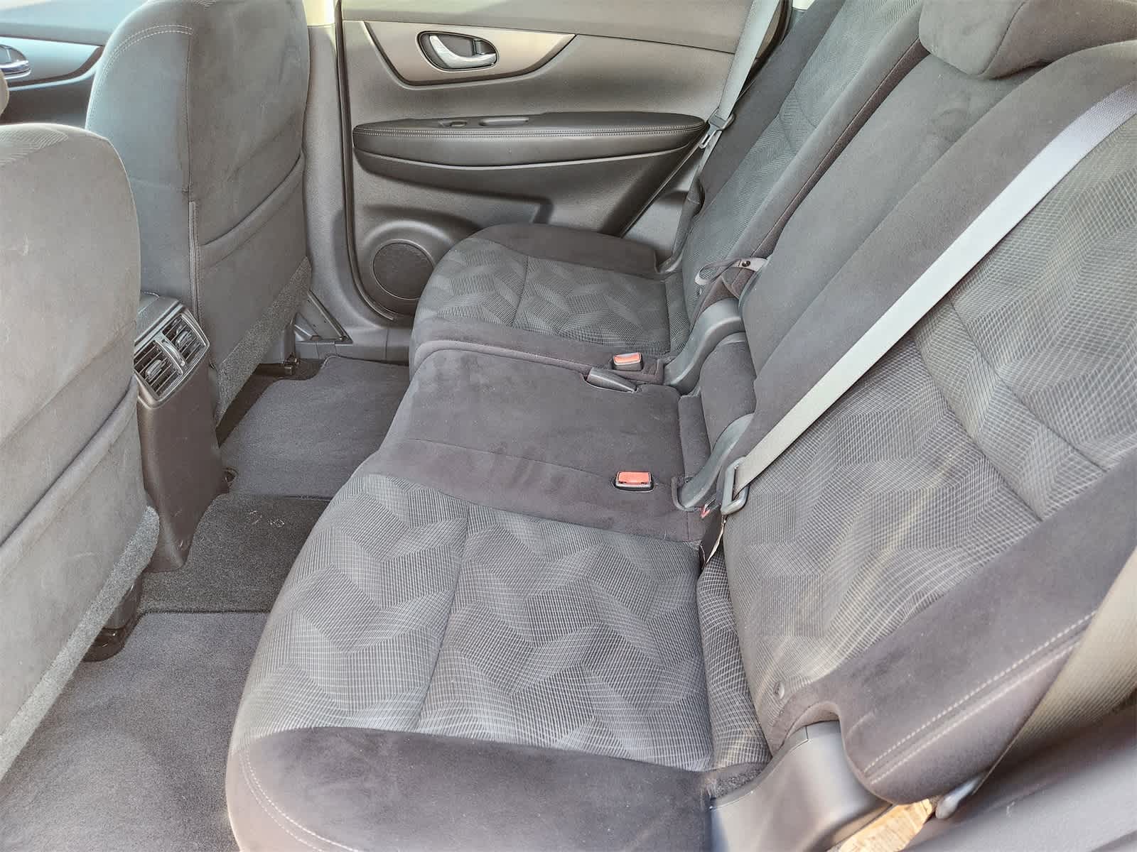 Thumbnail: 2014 Nissan Rogue - 24