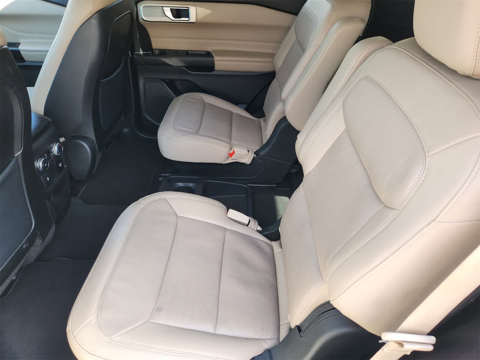 Thumbnail: 2020 Ford Explorer - 24