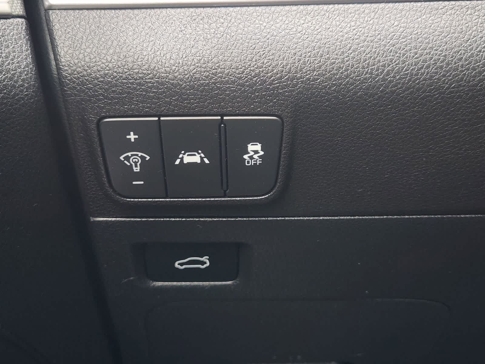 Thumbnail: 2023 Kia K5 - 22