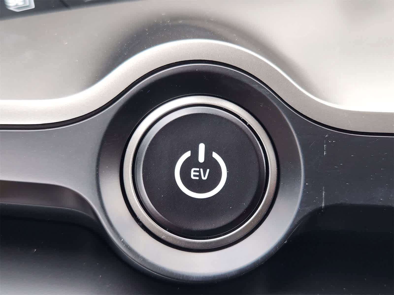 Thumbnail: 2025 Kia EV6 - 18