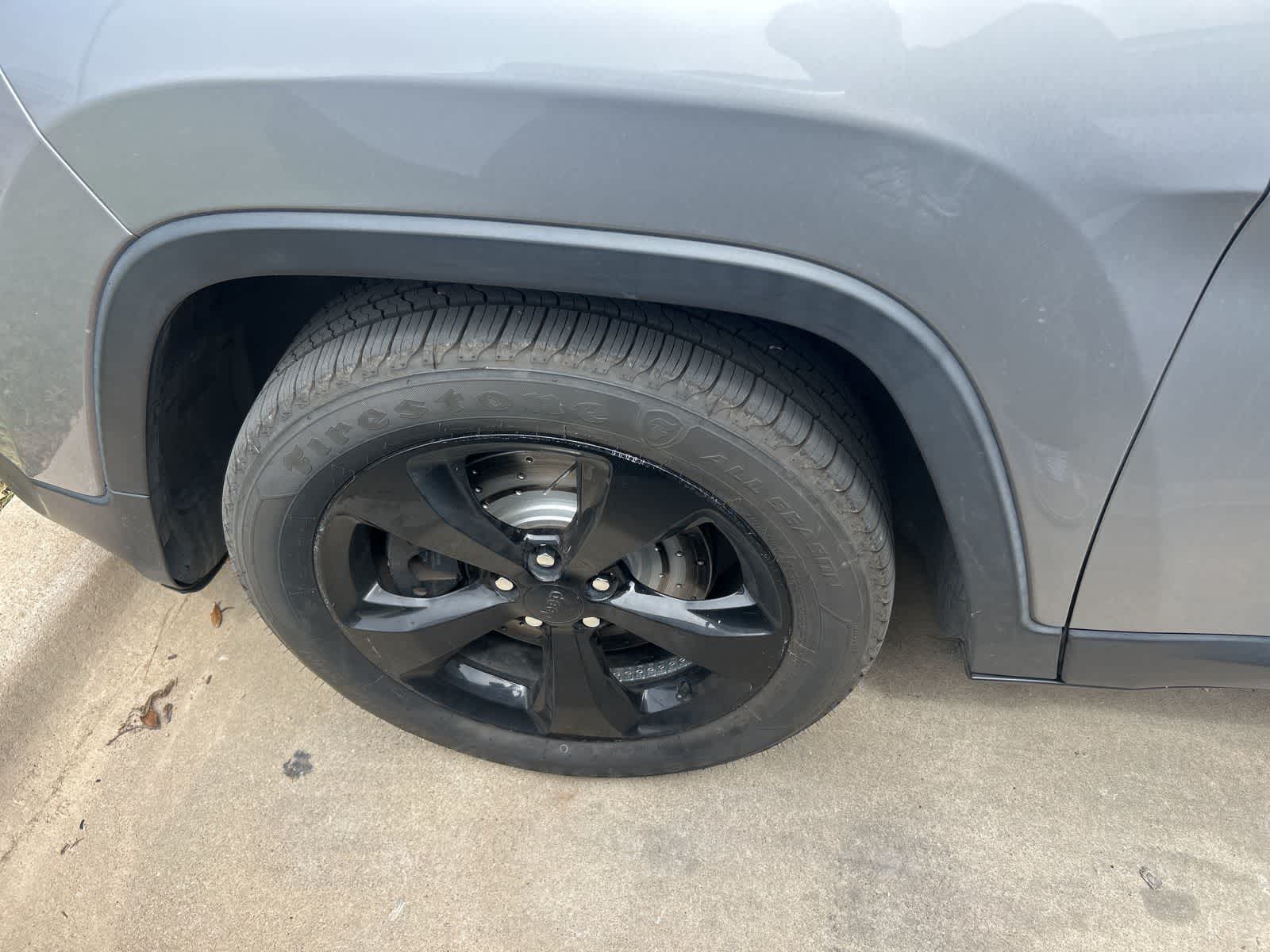 Thumbnail: 2016 Jeep Cherokee - 14