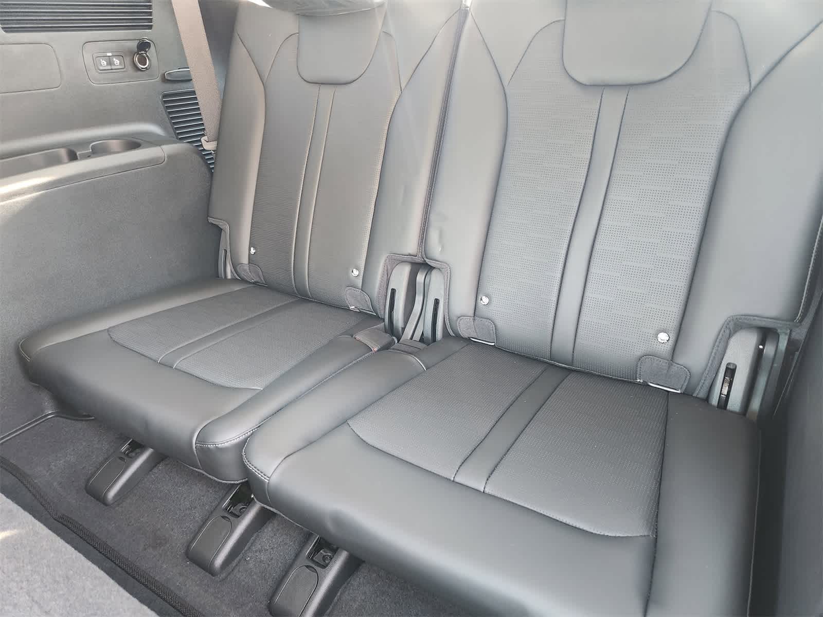 Thumbnail: 2026 Kia Sorento - 28