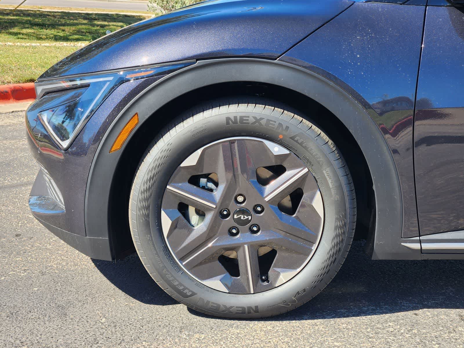 Thumbnail: 2025 Kia EV6 - 8