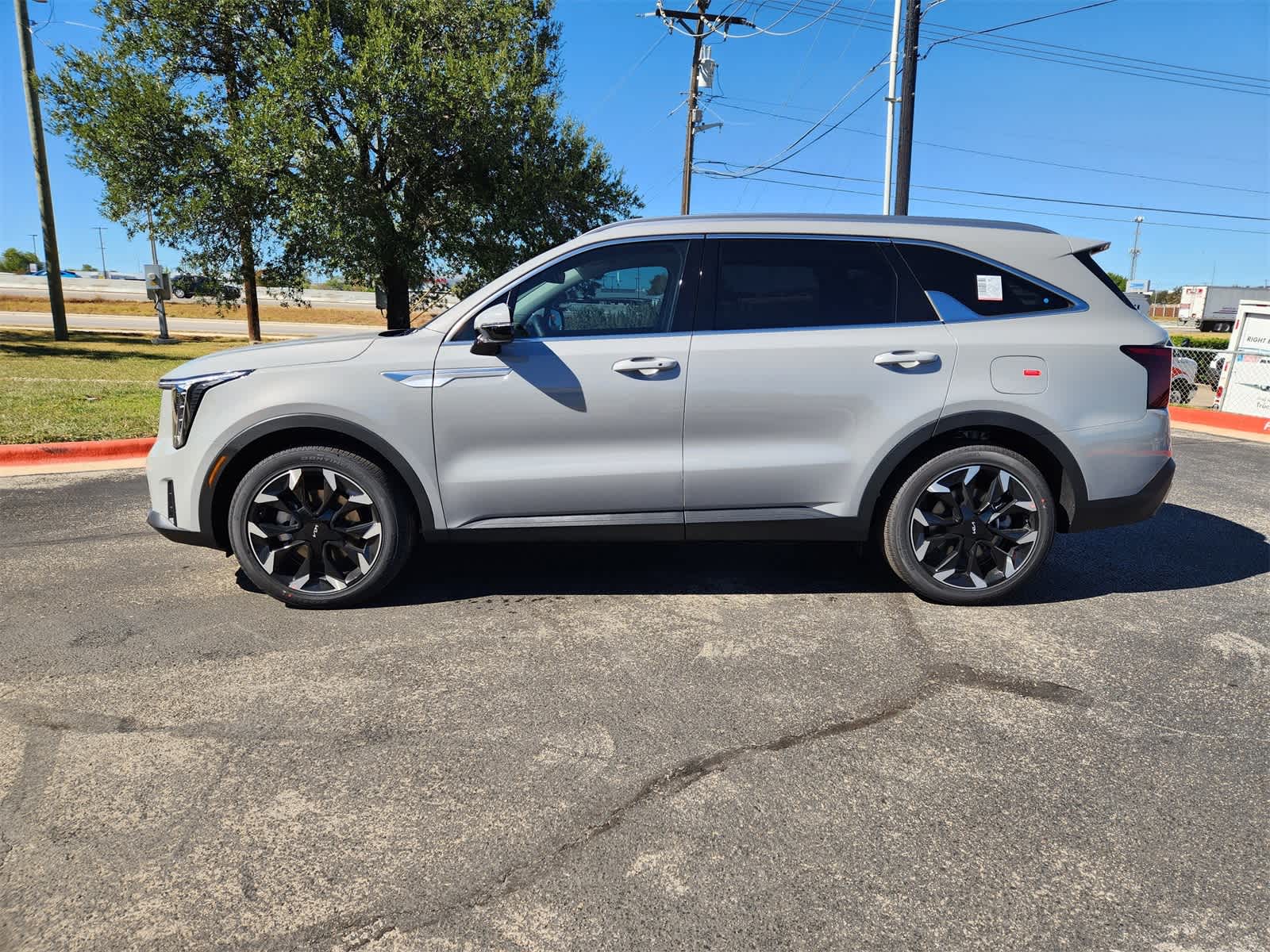 Thumbnail: 2026 Kia Sorento - 4