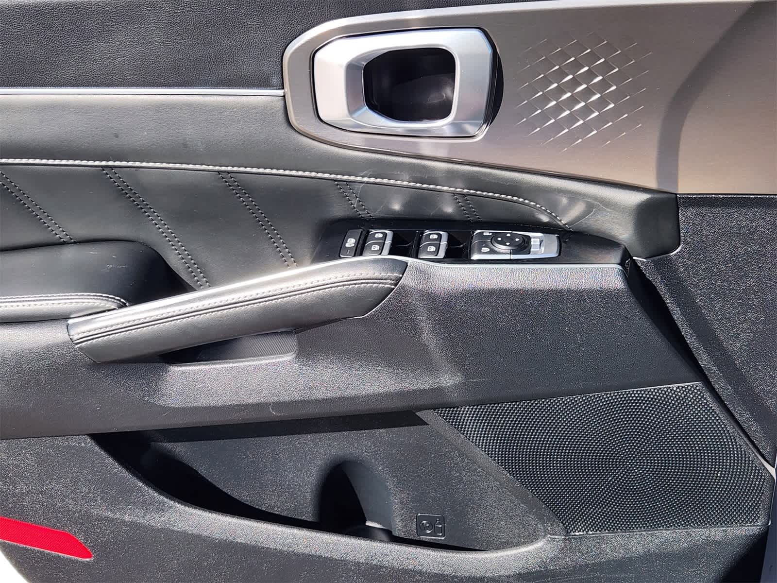 Thumbnail: 2022 Kia Sorento - 21