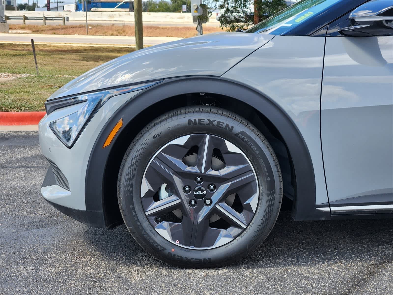 Thumbnail: 2025 Kia EV6 - 8