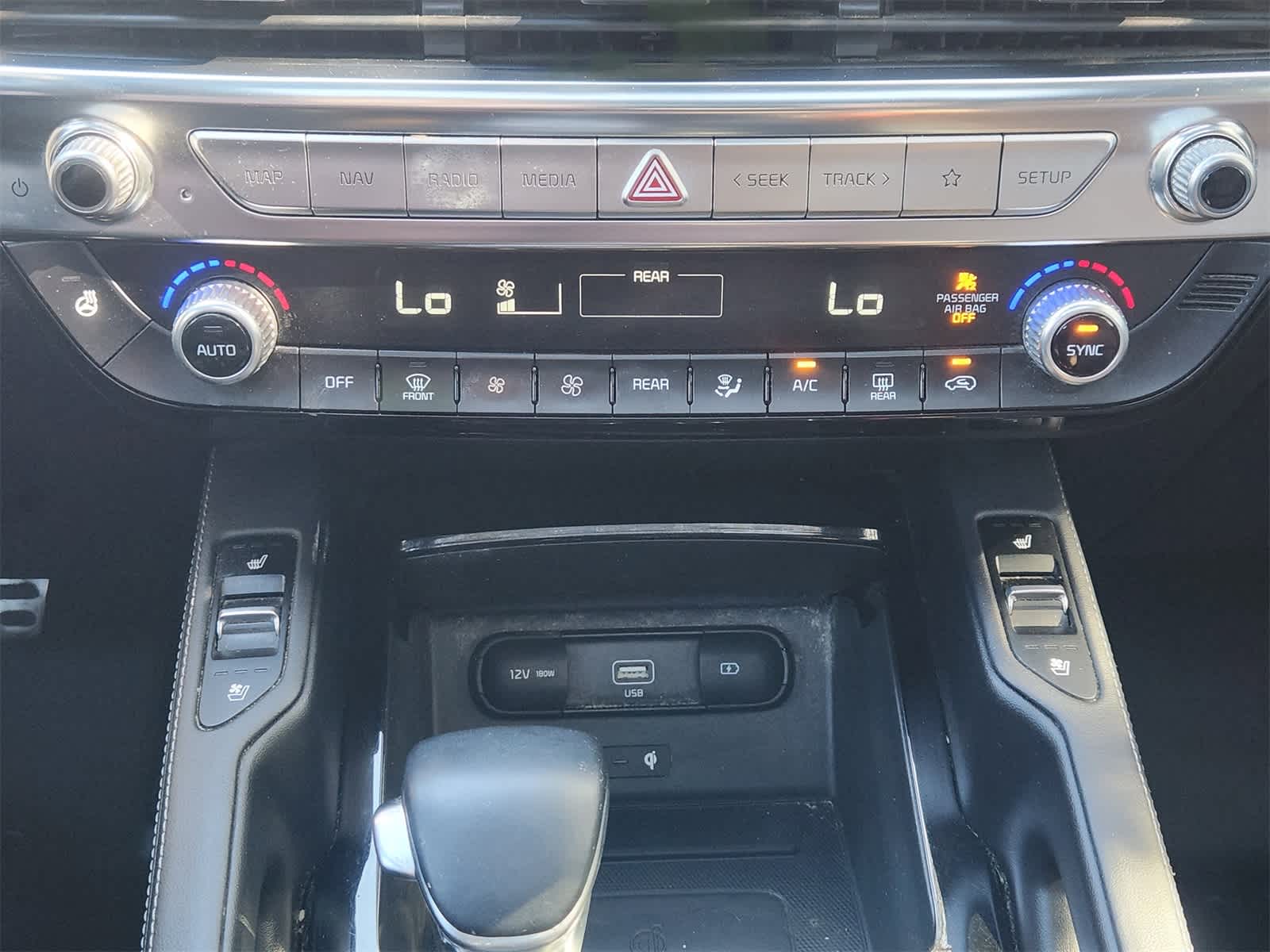 Thumbnail: 2022 Kia Telluride - 18