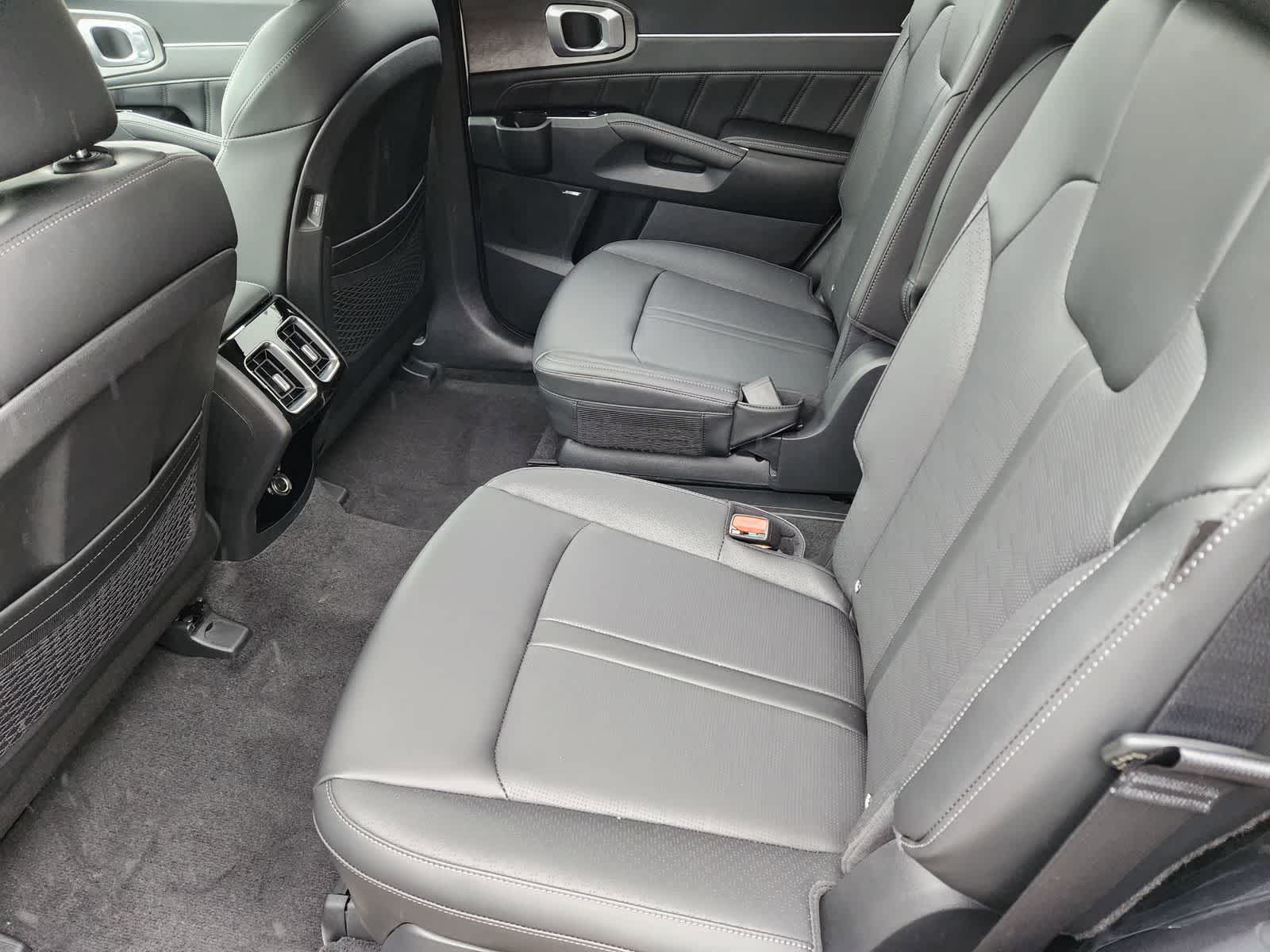 Thumbnail: 2026 Kia Sorento - 26