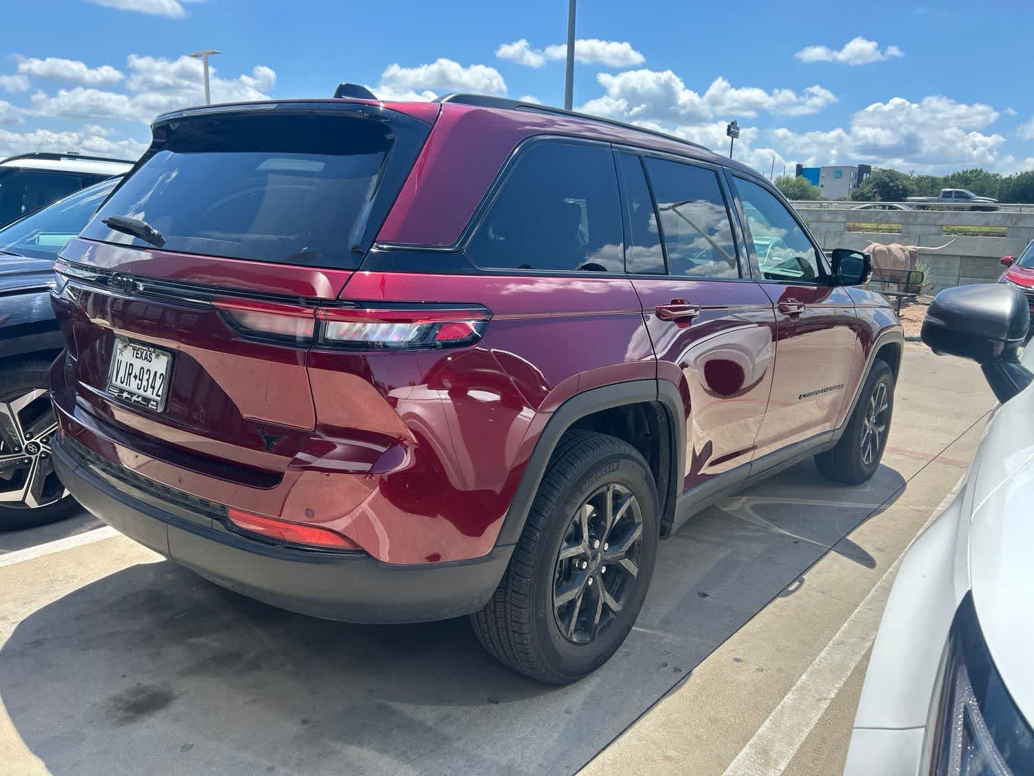 Thumbnail: 2024 Jeep Grand Cherokee - 14