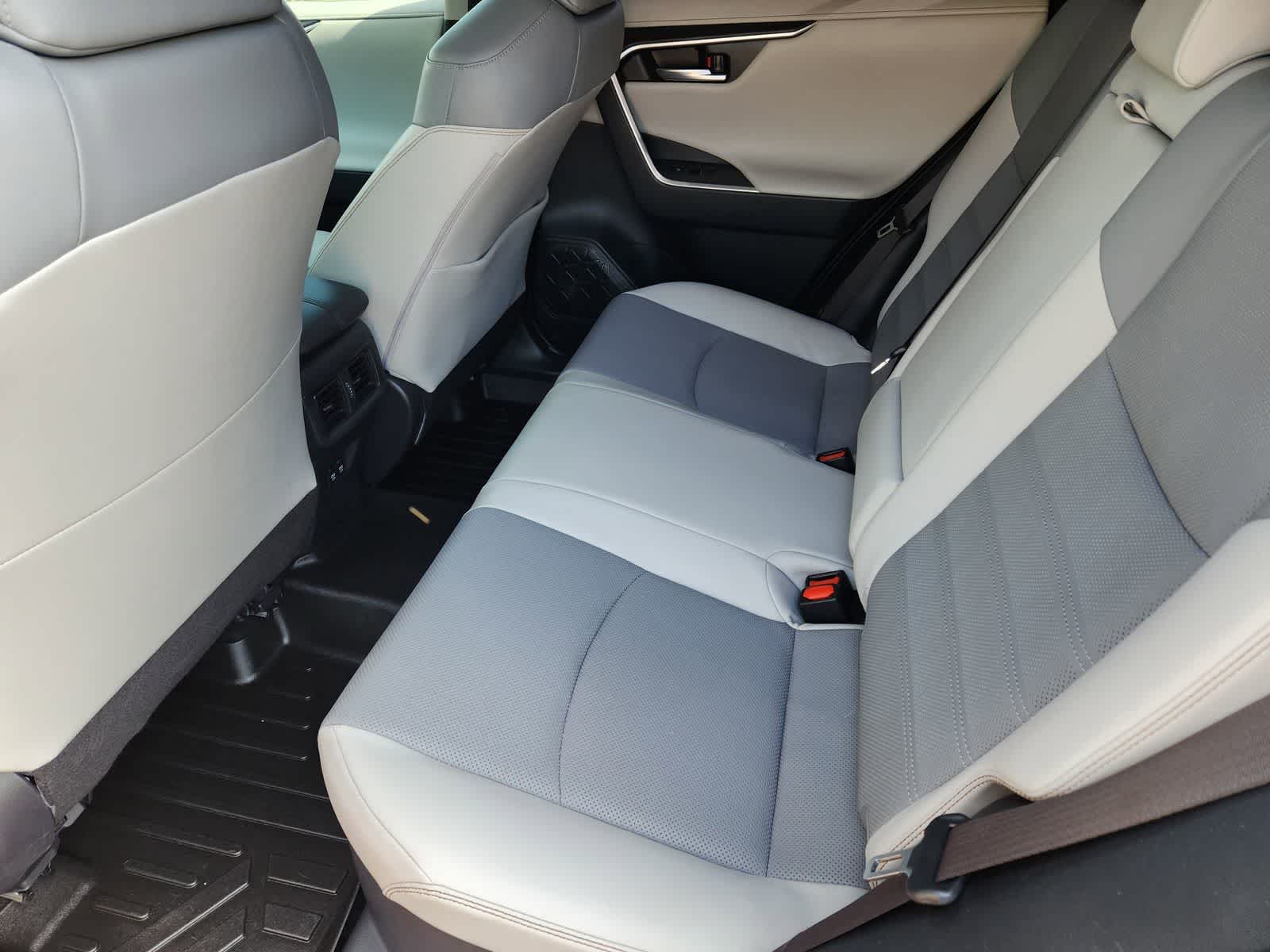 Thumbnail: 2019 Toyota RAV4 - 28
