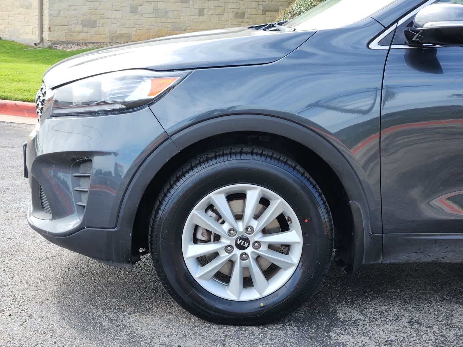 Thumbnail: 2019 Kia Sorento - 8