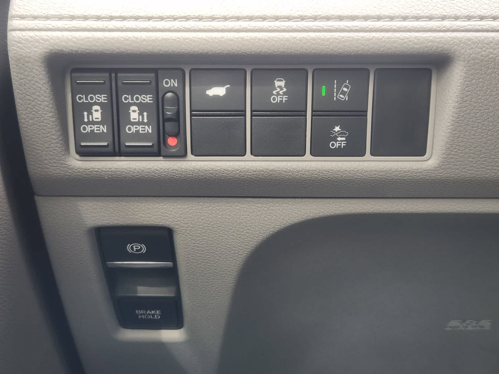 Thumbnail: 2019 Honda Odyssey - 21