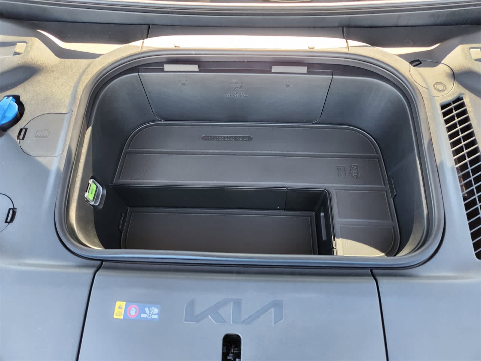 Thumbnail: 2026 Kia EV9 - 10