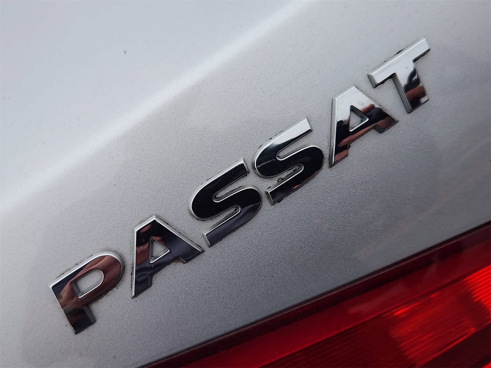 Thumbnail: 2012 Volkswagen Passat - 11