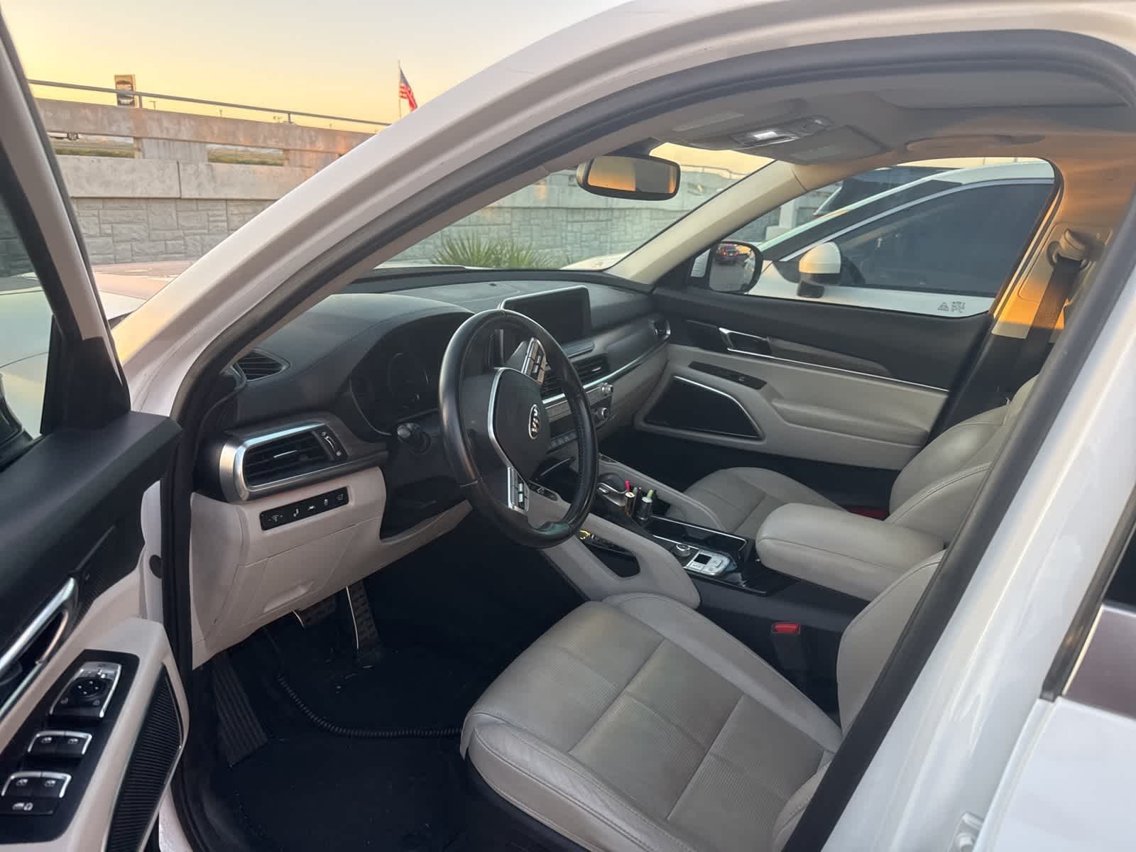 Thumbnail: 2020 Kia Telluride - 8