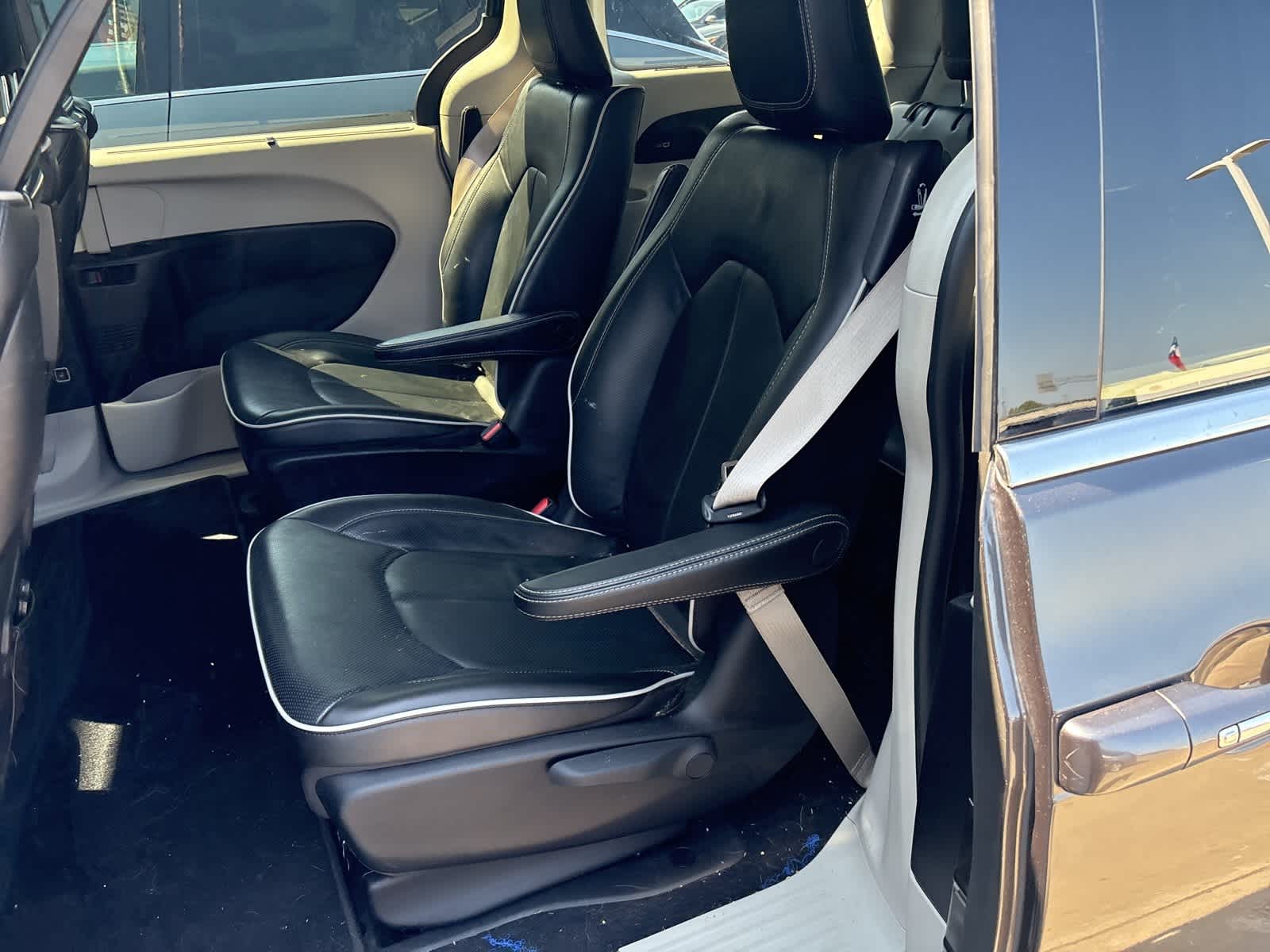 Thumbnail: 2021 Chrysler Pacifica - 4