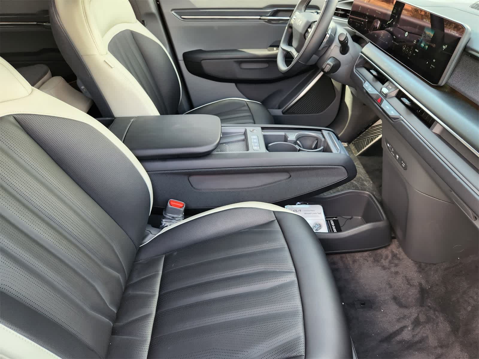 Thumbnail: 2026 Kia EV9 - 12