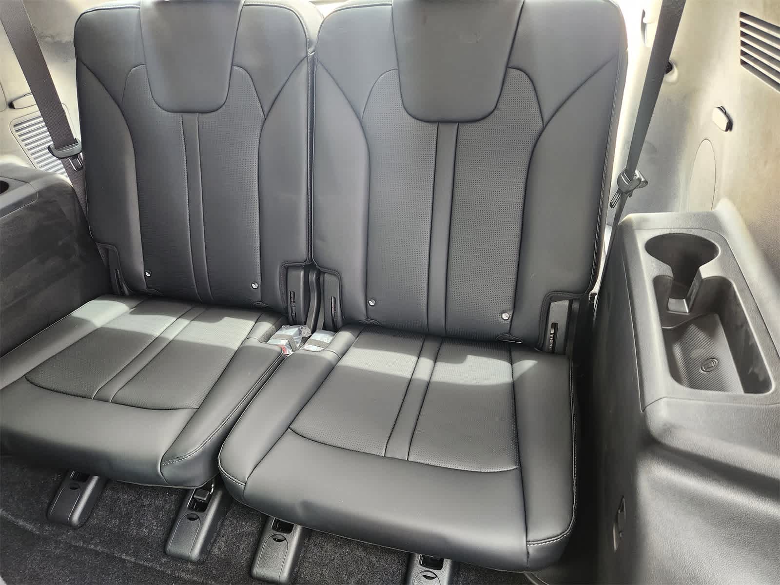 Thumbnail: 2025 Kia Sorento - 21