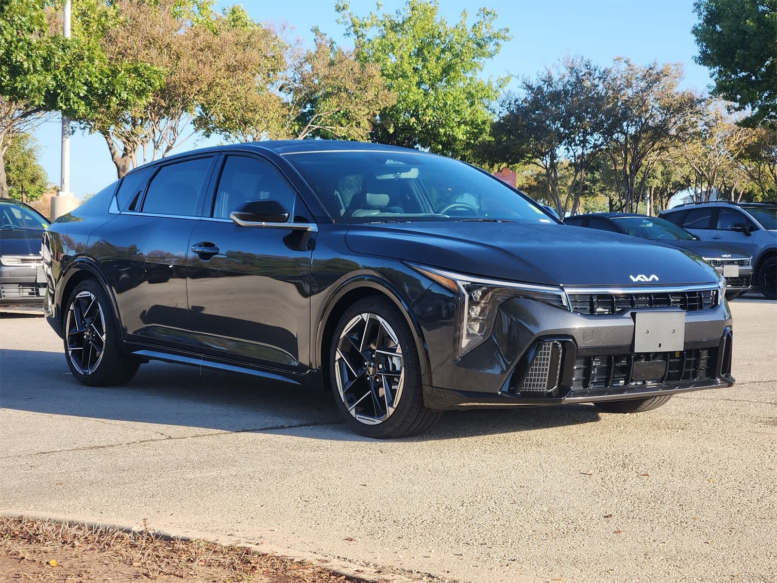2025 Kia K4 GT-Line photo 3