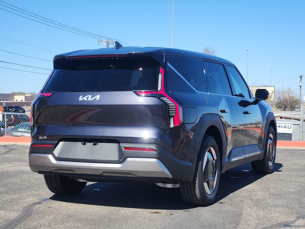 New 2026 Kia EV9 Light Long Range SUV
