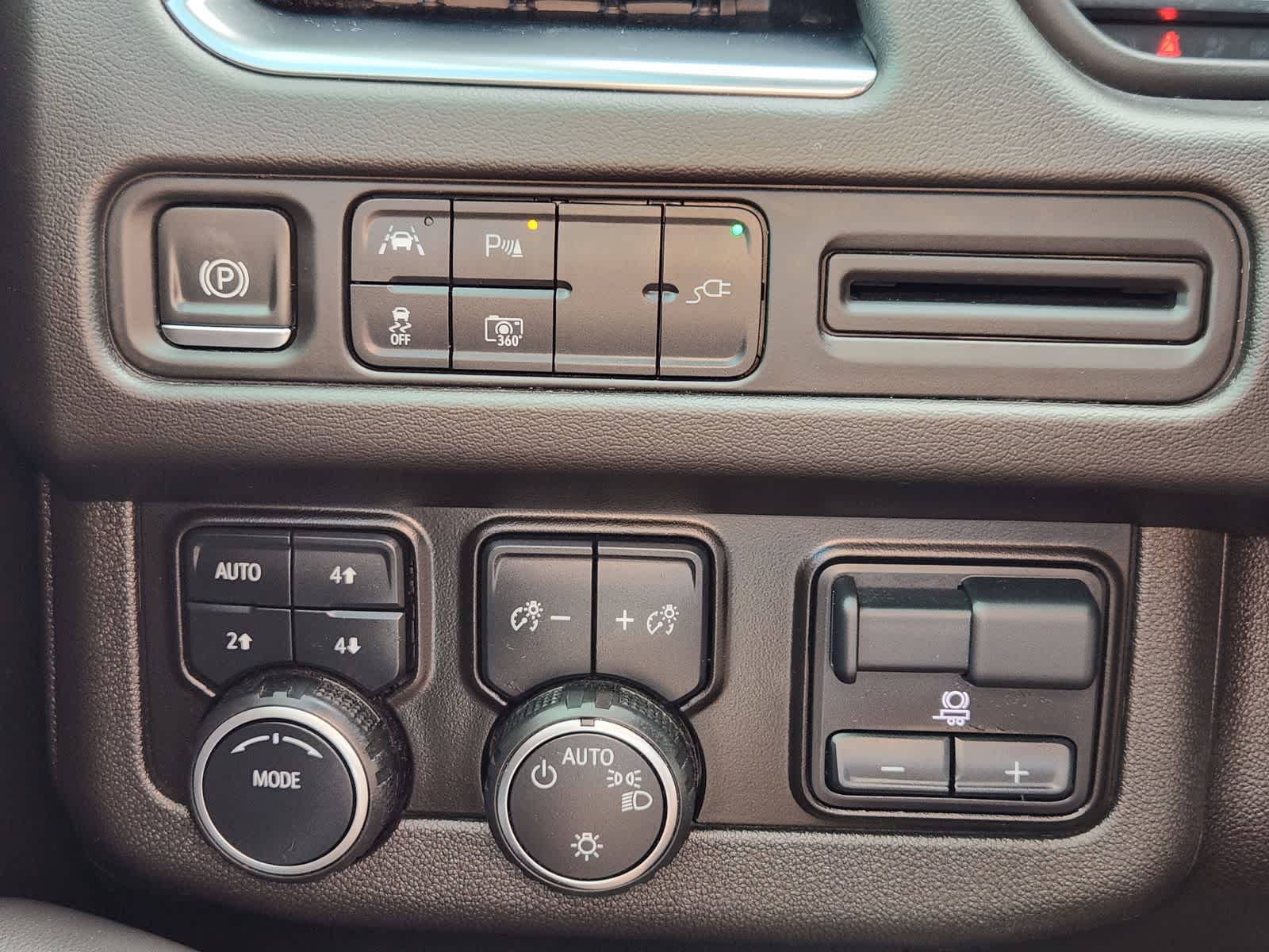 Thumbnail: 2022 Chevrolet Tahoe - 20