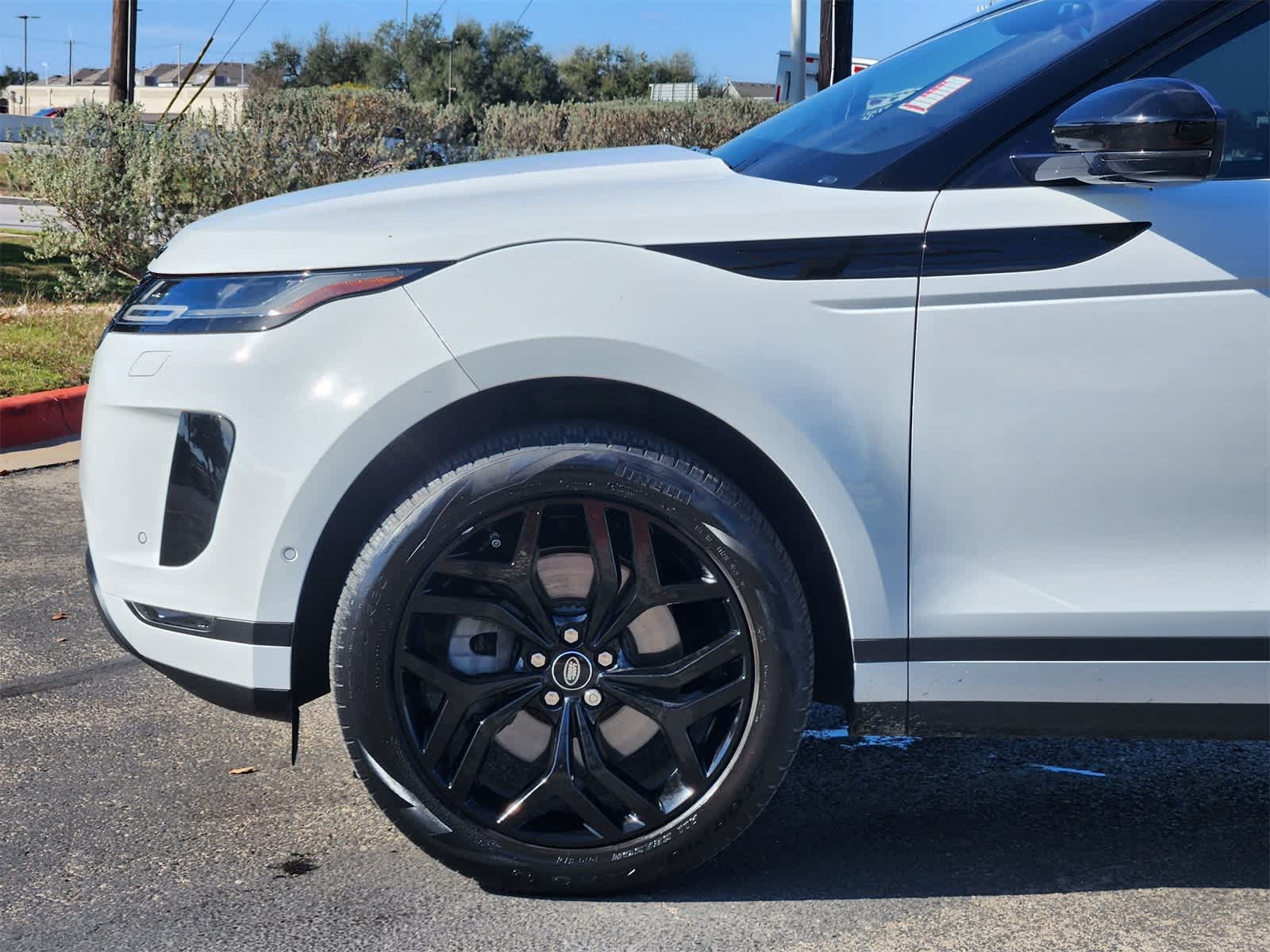 Thumbnail: 2020 Land Rover Range Rover Evoque - 9