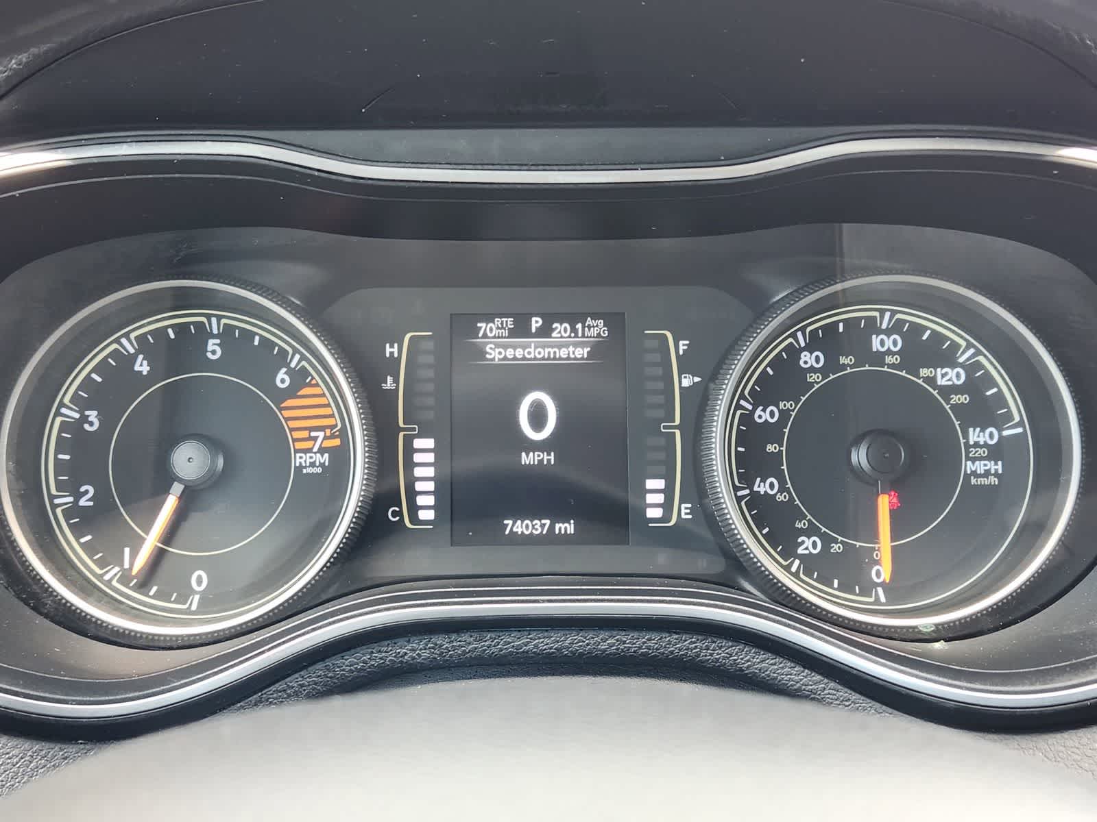Thumbnail: 2019 Jeep Cherokee - 14