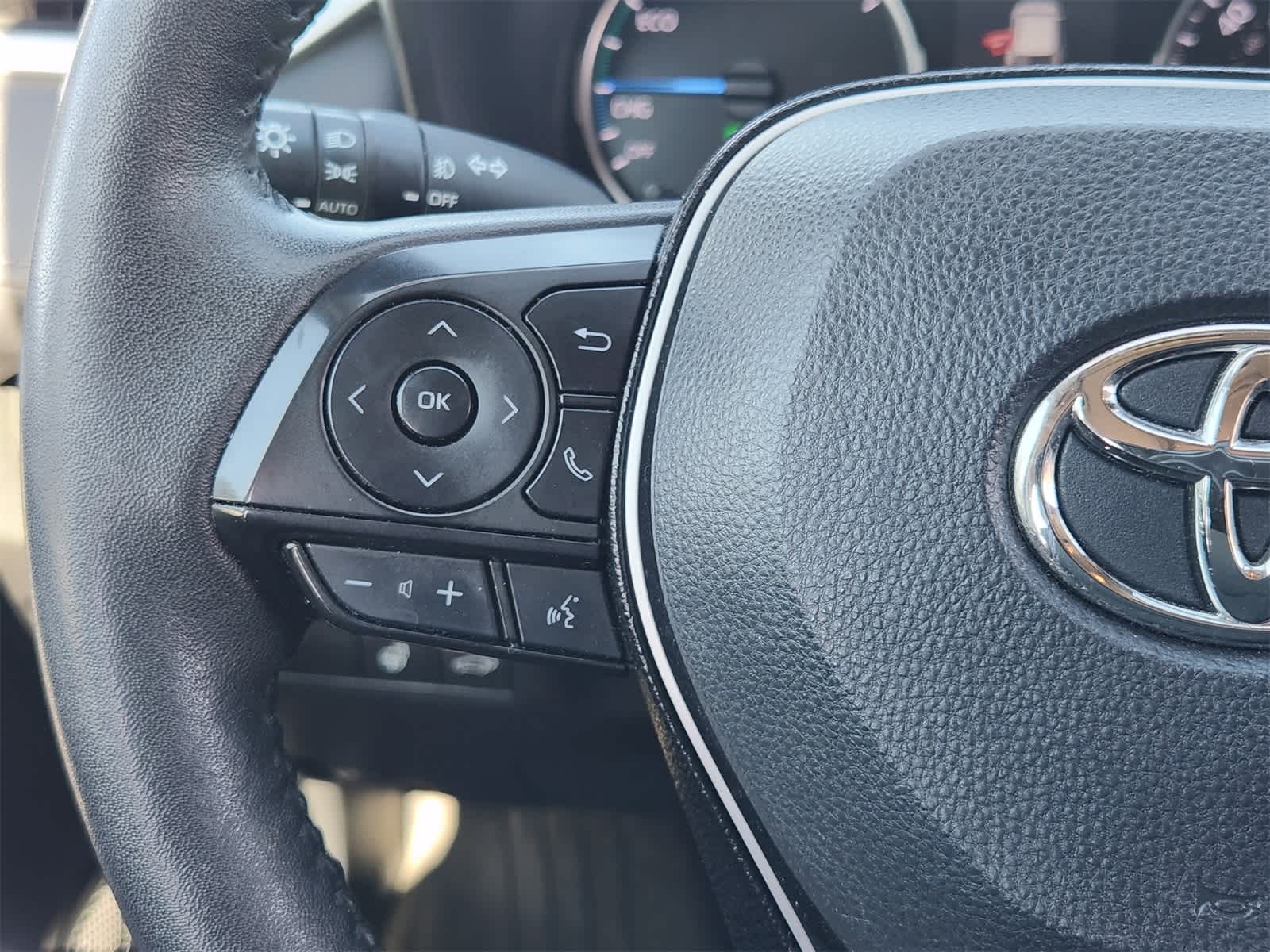 Thumbnail: 2021 Toyota RAV4 - 28