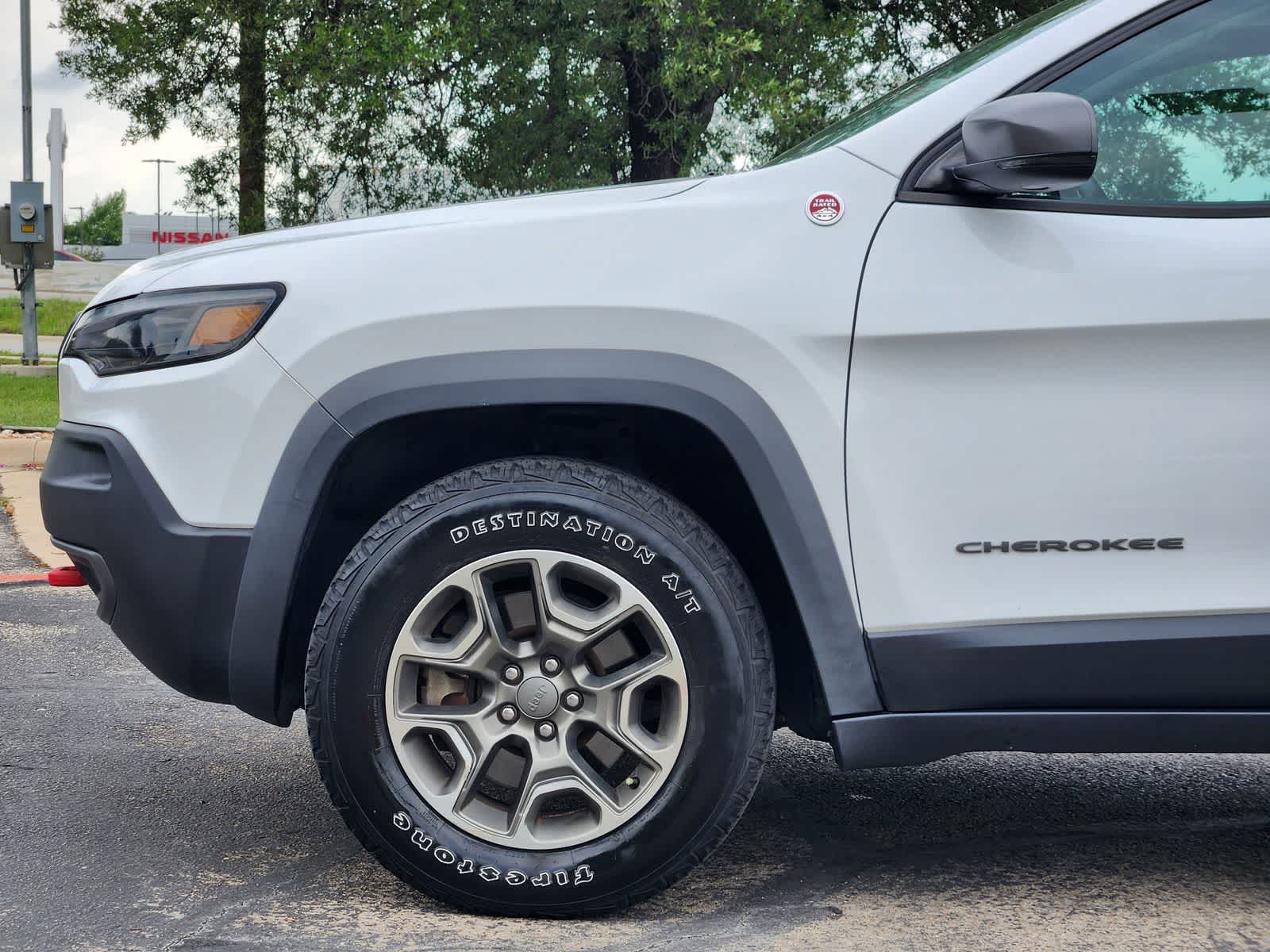 Thumbnail: 2020 Jeep Cherokee - 8